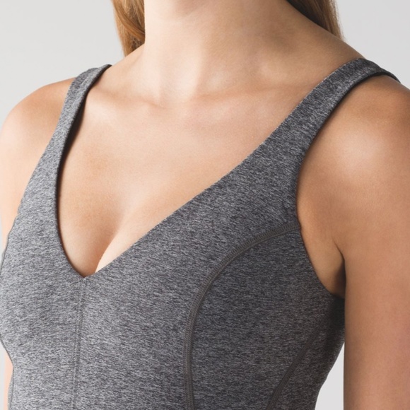 LULULEMON Contour Tank SIZE 8 - Picture 3 of 8